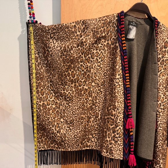 ETRO Milano wool cape / cloak - leopard print, fringe, woven edging SHOWSTOPPER - Picture 7 of 16